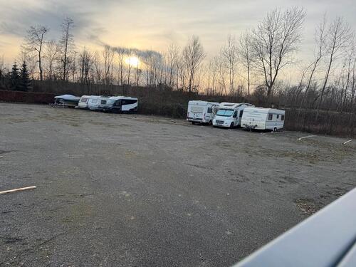 Foto - Stellplatz Wohnmobil Wohnwagen Auto