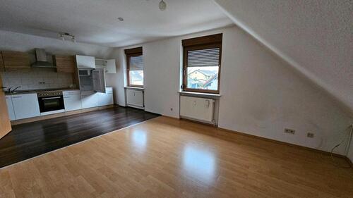 Foto - Helle 2 Zimmer Dachgeschosswohnung am Waldrand