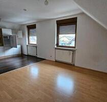 Helle 2 Zimmer Dachgeschosswohnung am Waldrand - Baumholder