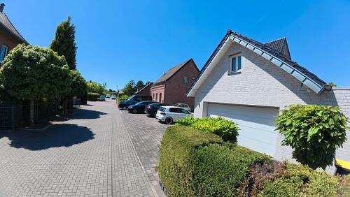 Foto - Gehobenes Mehrfamilienhaus mit Garten Schwimmteich Kanzlei Büro