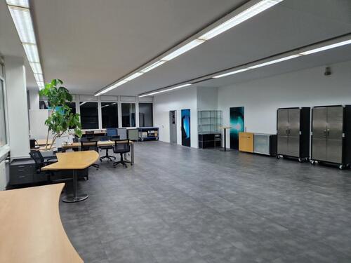 Foto - Modernes & lichtdurchflutetes Büro, renoviert mit Blick ins Grüne