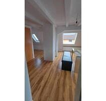 1,5 Zimmer Dachwohnung - 550,00&nbsp;EUR Kaltmiete, ca.&nbsp; 50,00&nbsp;m&sup2; in Höchberg (PLZ: 97204)