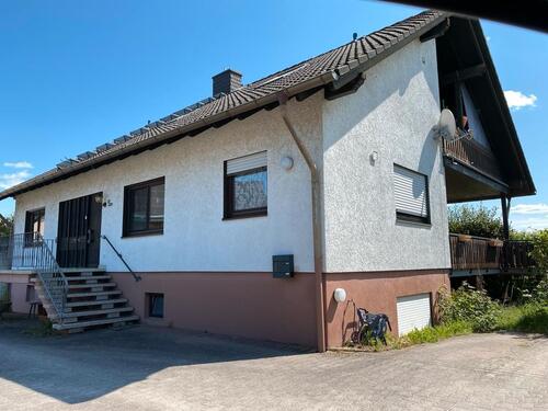 Foto - Freistehendes Mehrfamilienhaus mit Garten in Lindenholzhausen