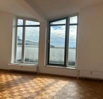 Helle Wohnung mit Bergblick & Terrasse in zentraler Lage - Rosenheim Innenstadt
