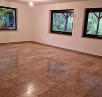 Exklusive 3 Zimmerwohnung 136 qm mit Garten, Whirlpool, 2 Stellpl - Buttenheim