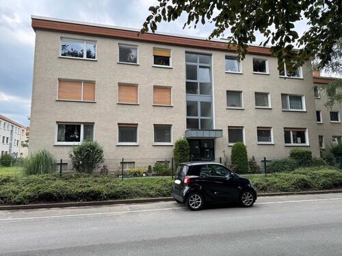 Foto - Teilrenovierte 3,5 Zimmer Wohnung