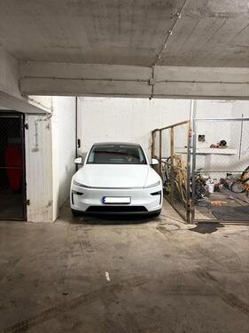 Foto - TG Stellplatz für PKW, VW-Bulli, etc. Garage, Wandsbek Markt