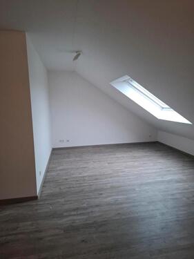 Foto - Wohnun 3 ZKB Dachgeschoss - 650,00 EUR Kaltmiete, ca.  80,00 m²