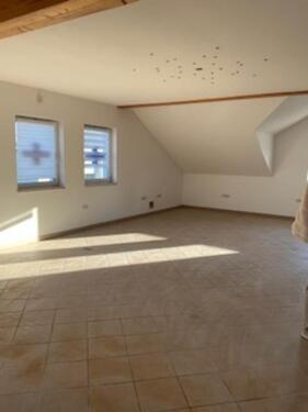 Foto - Wohnung + Bürrorraum zu Vermieten in Weißenfels