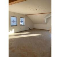 Wohnung + Bürrorraum zu Vermieten in Weißenfels