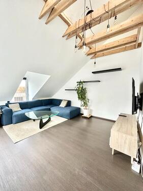Foto - Helle 2,5-Zimmer-Dachgeschosswohnung mit Terrace – Kurzzeitmiete