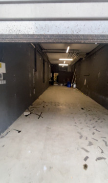 Foto - Sofort frei! Lagerfläche mit Rolltor in Esslingen zu vermieten!