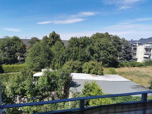 Foto - *Wunderschöne 2-Zimmer mit Wannenbad, Laminat, EBK und Balkon in guter Lage!*