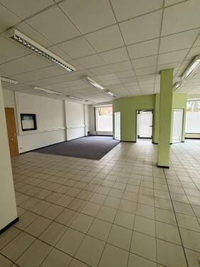 Foto - Großzügige Gewerbeeinheit Zentrum Su.- Ro.zu vermieten