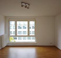 Anfragen NUR per E-Mail. Top Lage! 2-Zimmer City Wohnung direkt in der Bremerhavener Fußgängerzone. Anfragen NUR per E-Mail. Top Lage! 2-Zimmer City Wohnung direkt in der Bremerhavener Fußgängerzone.