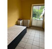 Schönes , helles Zimmer in 89257 IllertissenTiefenbach