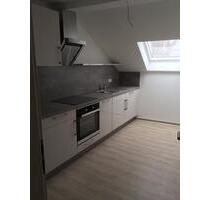 Wunderschöne, helle 2-Raum-Wohnung im DG mit EBK, große Dusche - Arnstadt
