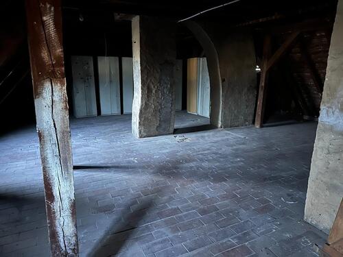 Foto - Dachboden ca. 170 m2 über 2. Obergeschoss Gelnhausen * zentral *