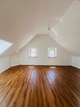 Foto - Großzügige 4-Zimmer-Maisonette mit Einbauküche