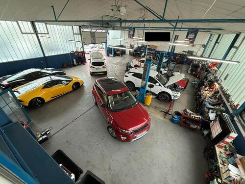 Foto - KFZ WERKSTATT * SERVICE * WERKSTATT * AUTOSERVICE