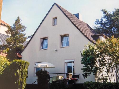 Foto - Einfamilienhaus mit wunderschönem Garten in Stadtnähe