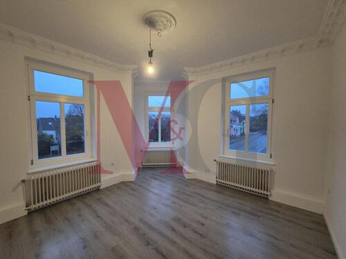 Foto - Großzügige 4-Zimmer-Wohnung mit außergewöhnlichem Grundriss und Altbaucharme