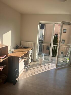 Foto - Möbliertes Zimmer im Studentenwohnheim