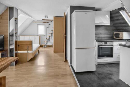 Foto - Lichtdurchflutete DG-Wohnung mit ausgebautem Dachboden