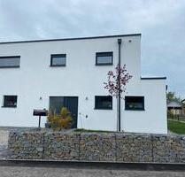 Modernes Einfamilienhaus mit großem Garten - Ering