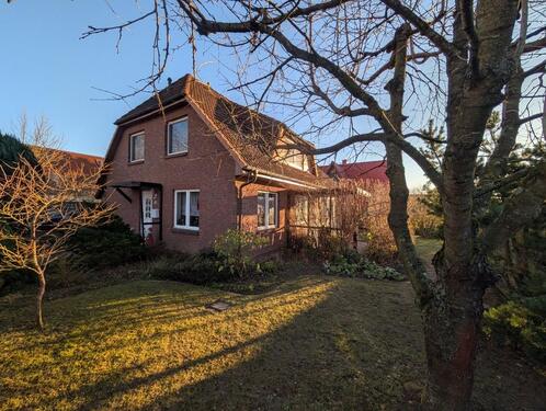 Foto - Freistehendes Einfamilienhaus mit Doppelgarage