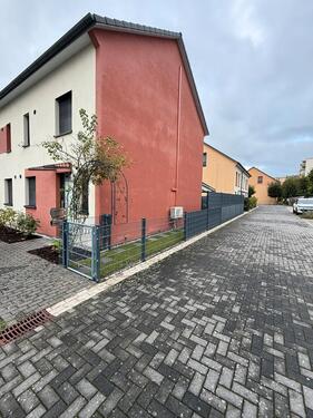 Foto - Reihenendhaus unter den Burgen Weinheims