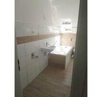 Schöne Helle 3,5 Zimmer Wohnung im 2. Stock Bad mit Fenster - Herne Wanne-Bickern