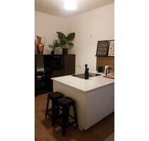 Altbau 2 Zimmerwohnung mit hohen Decken zentral gelegen - Duisburg Duisburg-Mitte