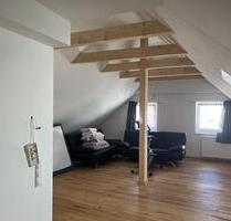Dachgeschosswohnung mit Bad - 500,00&nbsp;EUR Kaltmiete, ca.&nbsp; 60,00&nbsp;m&sup2; in Rottenburg an der Laaber (PLZ: 84056)