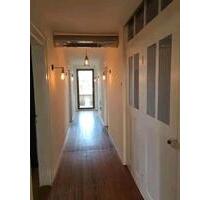 Schöne 4-Zimmer OG Wohnung. mit Balkon, Holzofen und Stellplätze - Rheinau