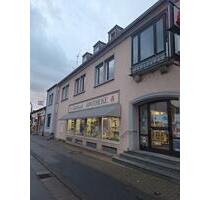 Großes Ladenlokal an der Hauptverkehrsstraße von Saarlouis-Fraulautern zu vermieten.