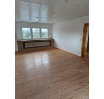 3-Zimmer-Wohnung, Dachgeschoss, sehr gepflegt, sofort frei - Neuss Holzheim