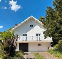 Freistehendes Einfamilienhaus, EFH mit großem Grundstück - Sankt Ingbert