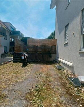 Foto - Stellplatz in 2. Reihe - Ideal für Motorrad oder Anhänger