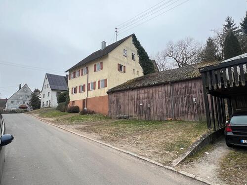 Foto - Wohnhaus mit Scheune - ehemalige landwirtschaftliche Hofstelle