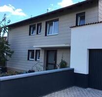 Vermiete lichtdurchflutete 4 Zimmer Whg. im 1. OG in Kumhausen