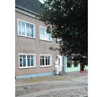 Ruhige, sonnige 4-Zimmer-Wohnung in Tribsees mit Kamin