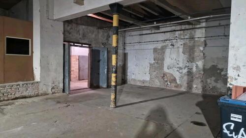 Foto - großer Stellplatz in Lagerhalle Brb an der Havel