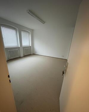 Foto - Büroraum mitten in Solingen zu VERMIETEN!