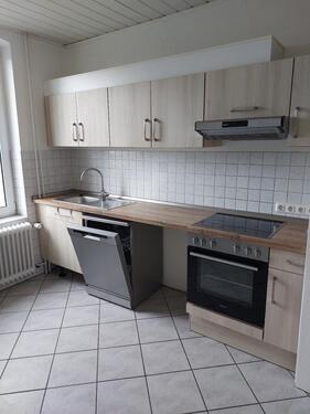Foto - 3 12 - Zimmer-Wohnung mit Balkon 2. Etage Garage