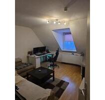 Gemütliche 2-Zimmer Dachgeschosswohnung (für 1 Jahr) - Köln Mülheim