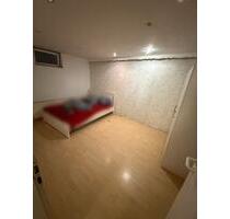 2 Zimmer Kellerwohnung mit eigenem Eingang - Kiel Ellerbek