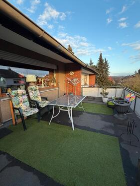 Foto - Lichtdurchflutet OG Wohnung mit großem Balkon und Garage