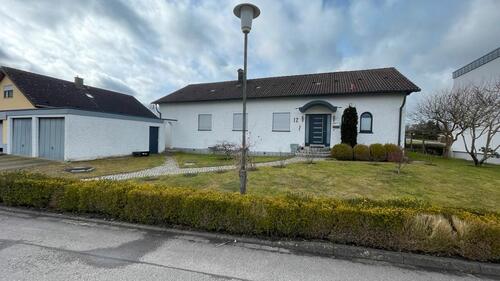 Foto - Großzügiger Bungalow in sonniger, ruhiger Lage mit Wintergarten