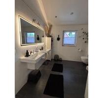 Obergeschoss Wohnung ca 145 qm - 1.550,00&nbsp;EUR Kaltmiete, ca.&nbsp; 145,00&nbsp;m&sup2; in Uelsen (PLZ: 49843)